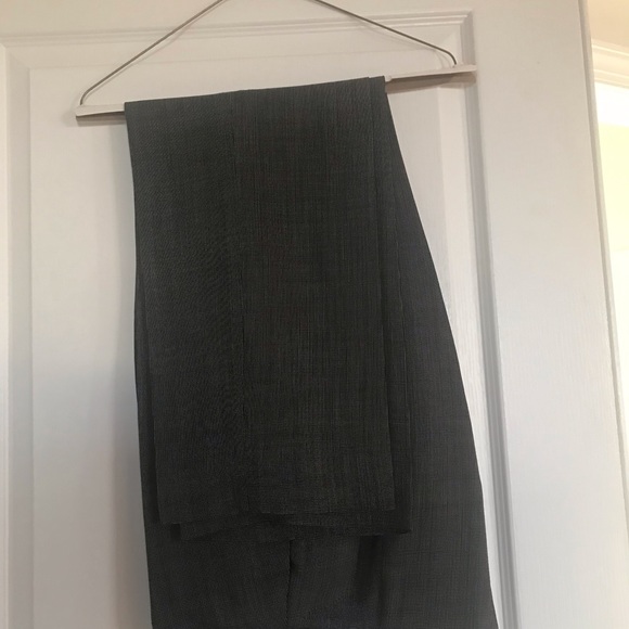 Women’s black business pantsuit. - Picture 2 of 3